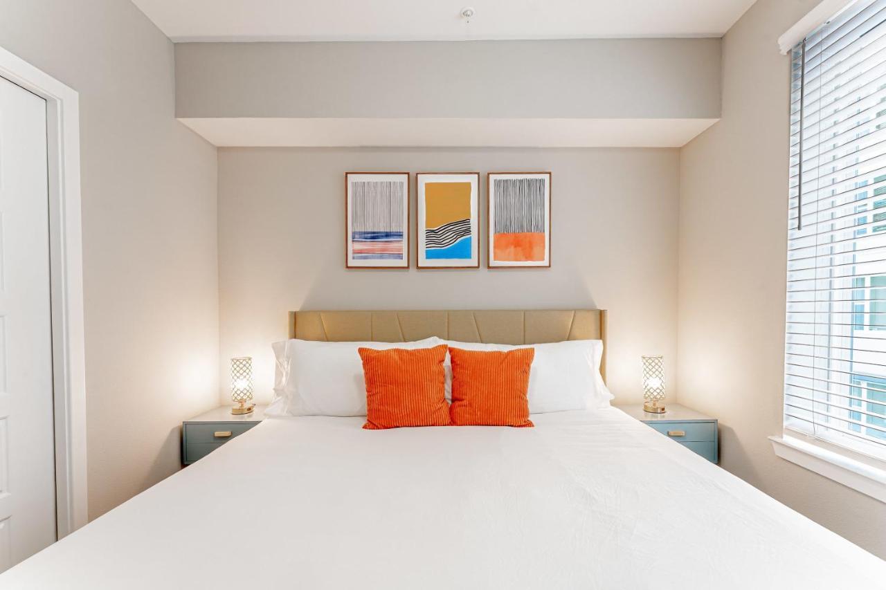شقة Upscale Modern Apts - Free Parking, Fast Wifi, Courtyard أوستن المظهر الخارجي الصورة