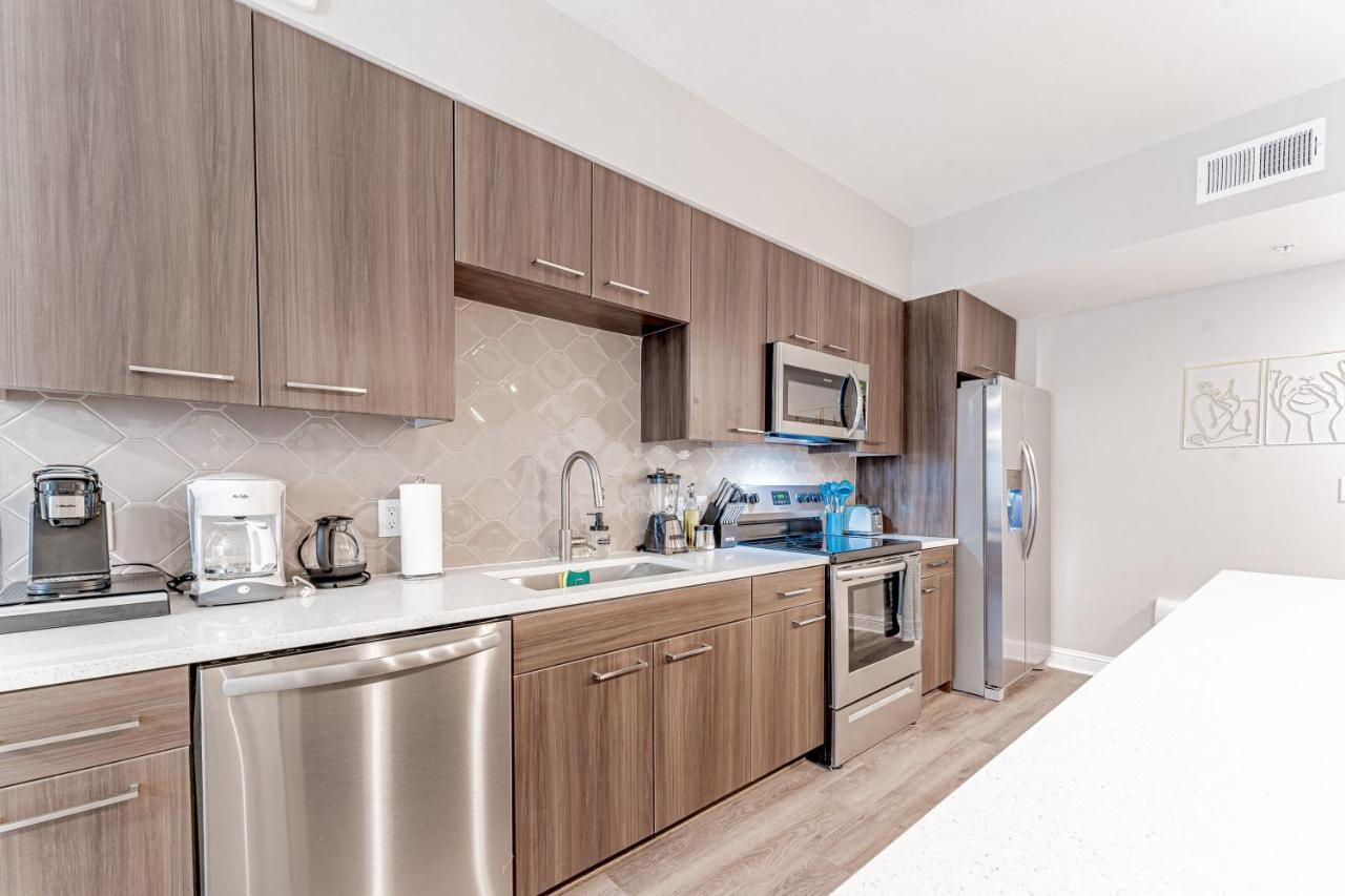 شقة Upscale Modern Apts - Free Parking, Fast Wifi, Courtyard أوستن المظهر الخارجي الصورة