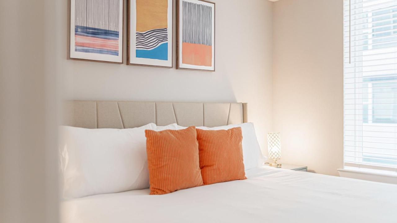 شقة Upscale Modern Apts - Free Parking, Fast Wifi, Courtyard أوستن المظهر الخارجي الصورة