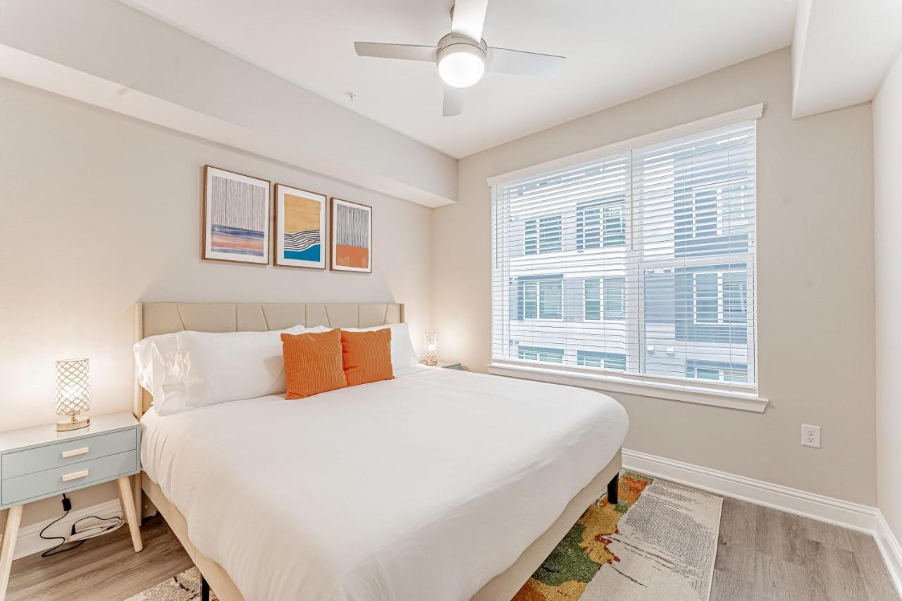 شقة Upscale Modern Apts - Free Parking, Fast Wifi, Courtyard أوستن المظهر الخارجي الصورة
