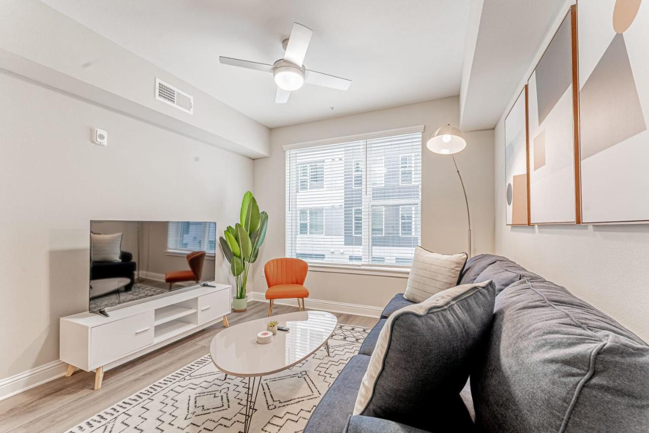 شقة Upscale Modern Apts - Free Parking, Fast Wifi, Courtyard أوستن المظهر الخارجي الصورة