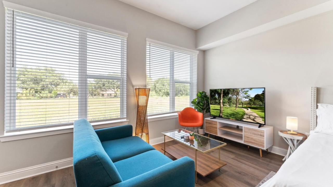 شقة Upscale Modern Apts - Free Parking, Fast Wifi, Courtyard أوستن المظهر الخارجي الصورة