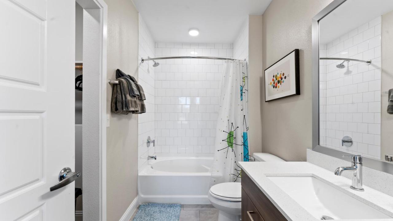 شقة Upscale Modern Apts - Free Parking, Fast Wifi, Courtyard أوستن المظهر الخارجي الصورة