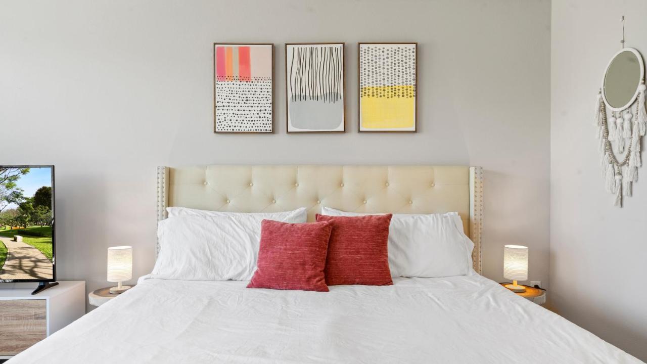 شقة Upscale Modern Apts - Free Parking, Fast Wifi, Courtyard أوستن المظهر الخارجي الصورة